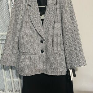 Elegant Black and White Skirt Set